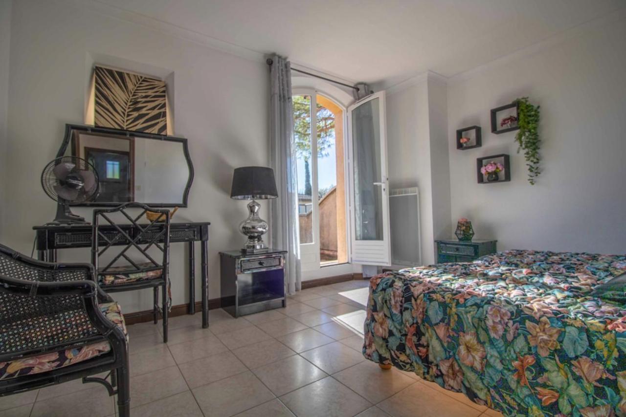 Quiet With Garden And Terrace In * Frejus