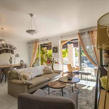 Quiet Villa With Garden And Terrace In Frejus Exterior photo