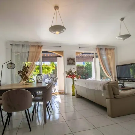 Quiet Villa With Garden And Terrace In Frejus Exterior photo