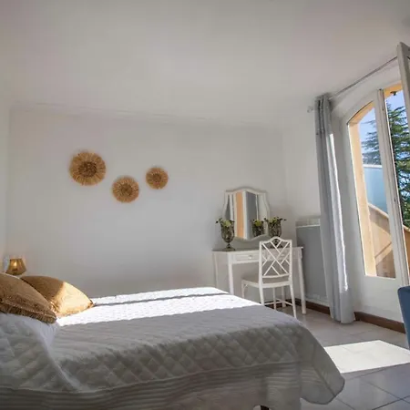 Quiet Villa With Garden And Terrace In Frejus Exterior photo