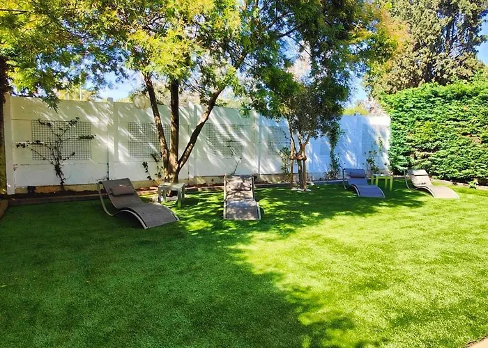 Quiet Villa With Garden And Terrace In Frejus